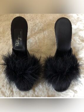 Polly California  Black Faux Fur Slide with heels